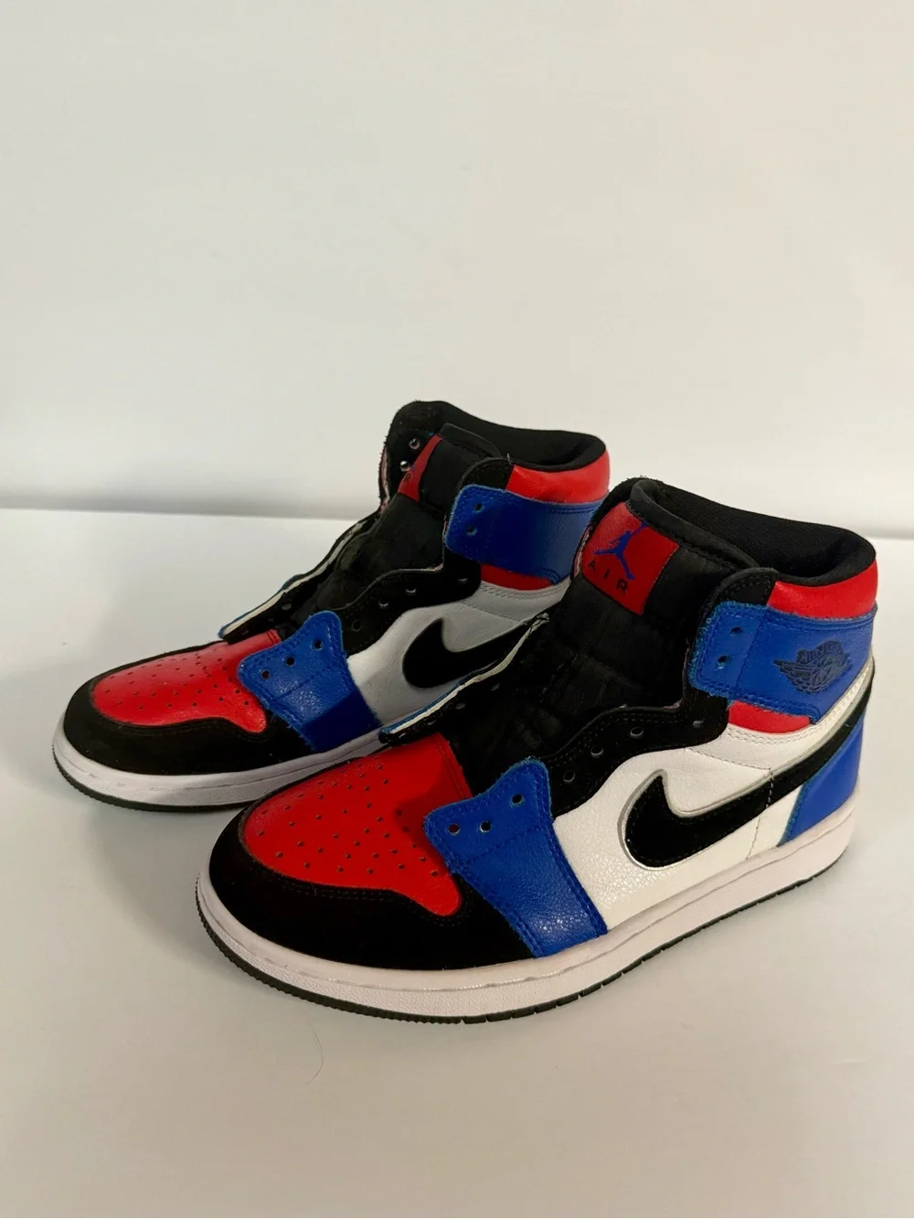 Jordan Kids High-Top Sneakers in Red, Blue, Black, White